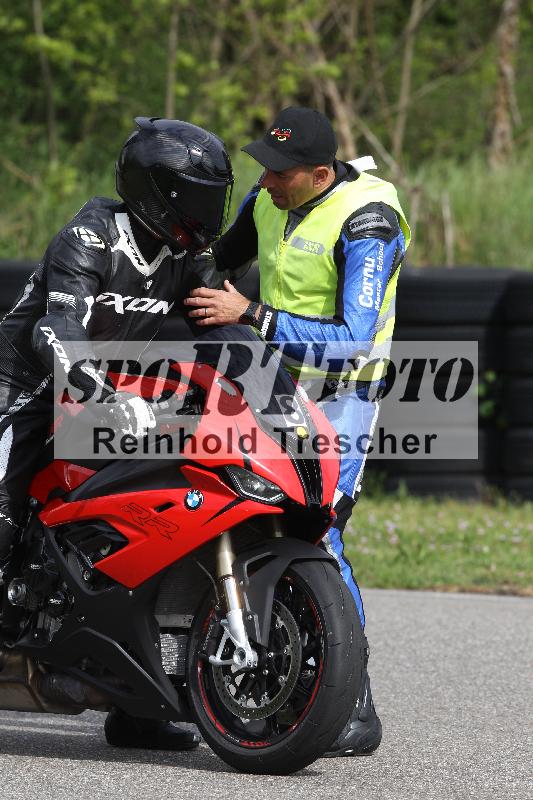 Archiv-2025/10 23.04.2025 Cornu Master School ADR/rot-rouge/8